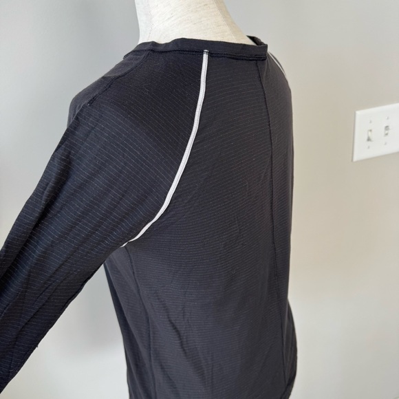Lululemon 🍋 Small Stripe Black Long Sleeve Top - Relaxed Fit - Picture 2 of 9